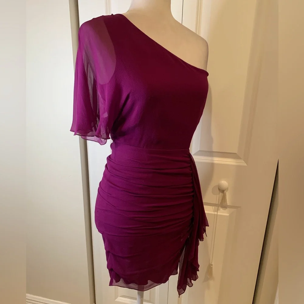 ALICE + OLIVIA: Marcia One Shoulder Dress - Picture 6 of 9